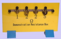 Набор резисторов на панели - «globural.ru» - Псков