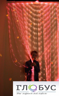 Мерцающий занавес в комплекте с источником света (ширина: 160 см количество нитей: 160 штук) - «globural.ru» - Псков